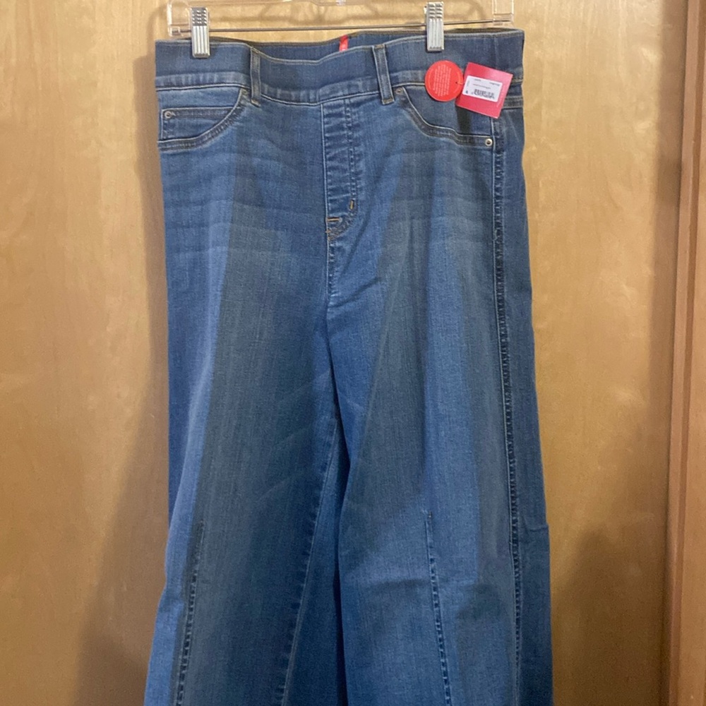 SPANX LG seamed front wide leg Jean. Vintage indigo. New with tags on.